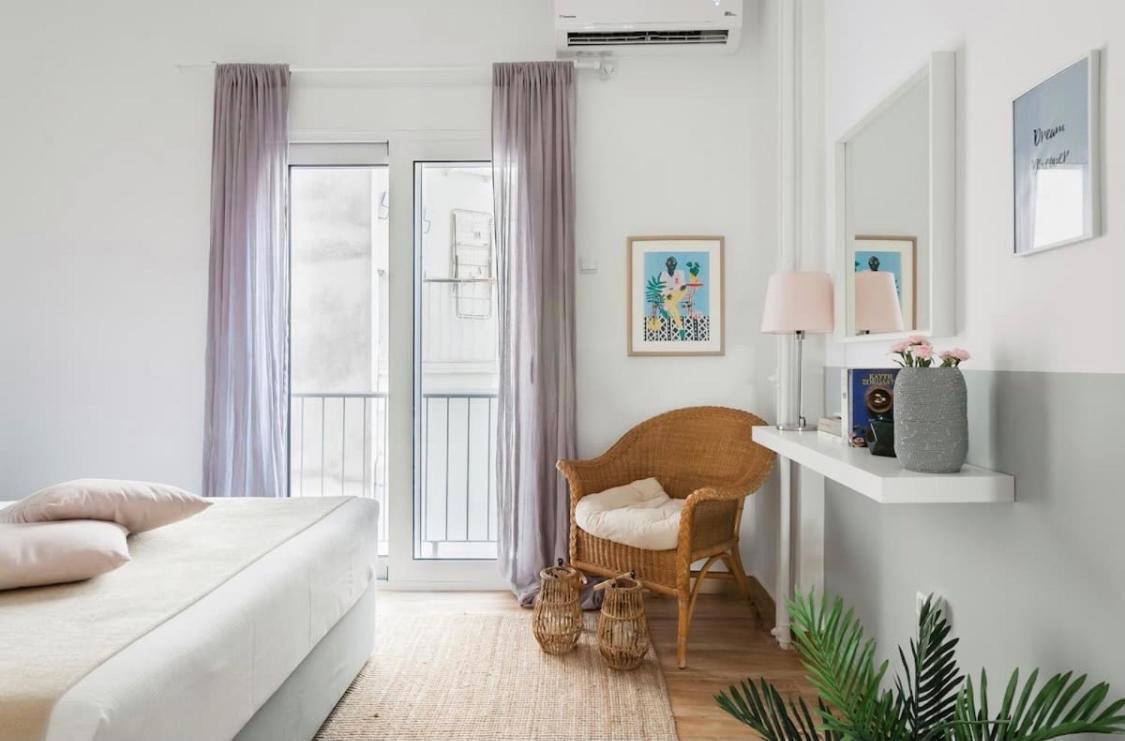 Your "Home Away From Home" - Phillopapou Hill アテネ エクステリア 写真
