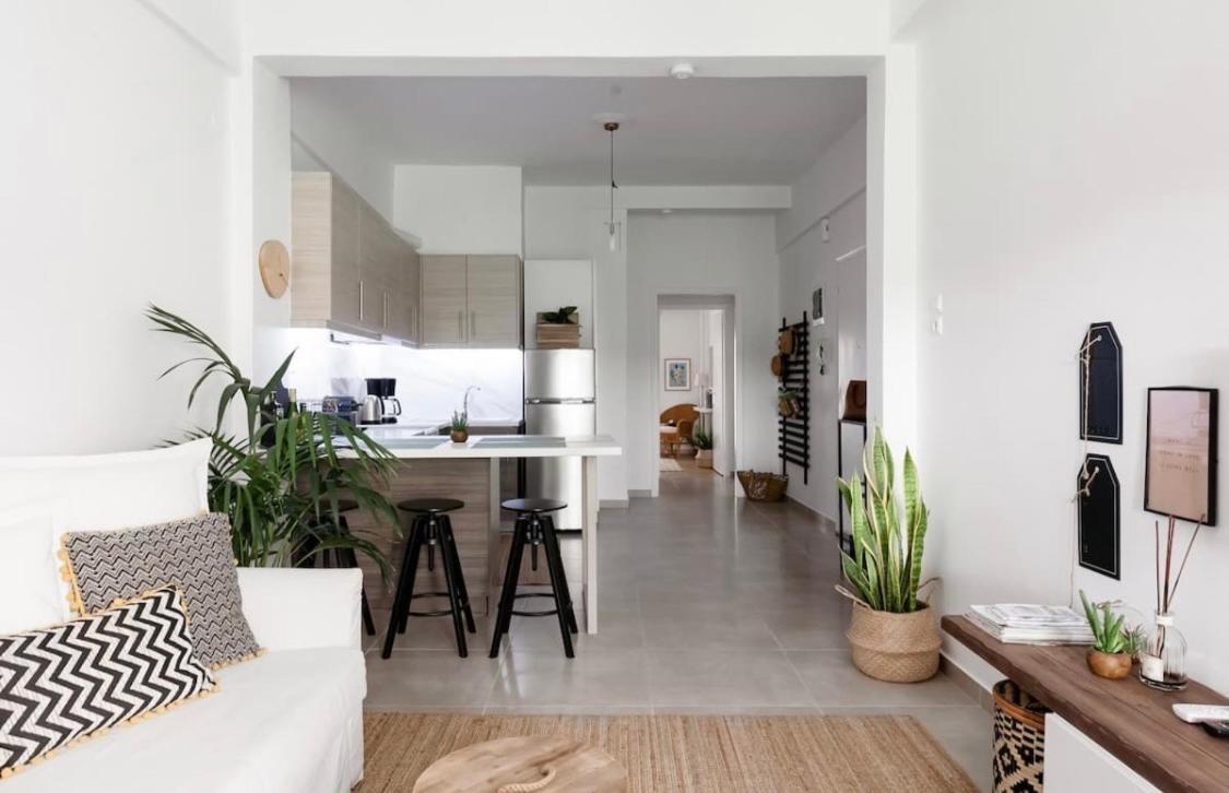 Your "Home Away From Home" - Phillopapou Hill アテネ エクステリア 写真