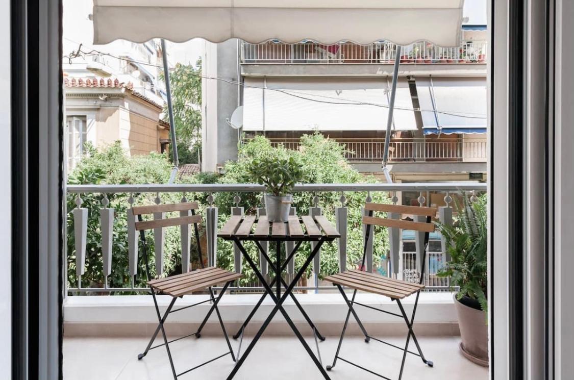 Your "Home Away From Home" - Phillopapou Hill アテネ エクステリア 写真